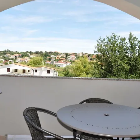 Alicia Lopar-50m Vom Apartman Lopar